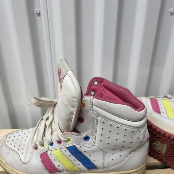 Adidas Kids' White, Pink, and Blue Sneakers - Picture 9 of 10